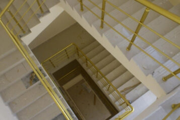 Enmedici Clinic Aluminum Railing Installation in Tbilisi Enmedici Clinic Aluminum Railing Installation in Tbilisi